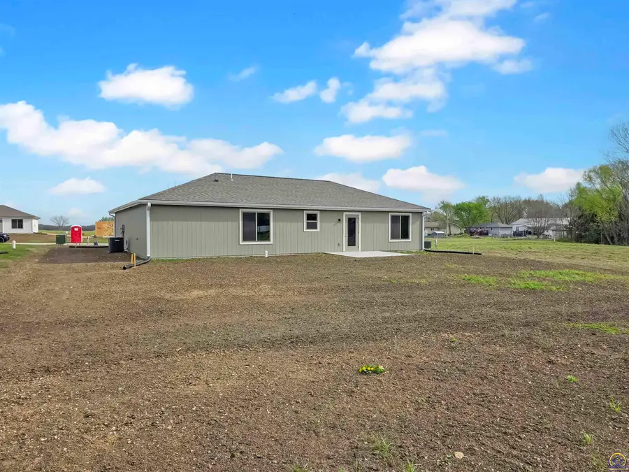715 SW Teresa Ct, Carbondale, KS 66414 - #2
