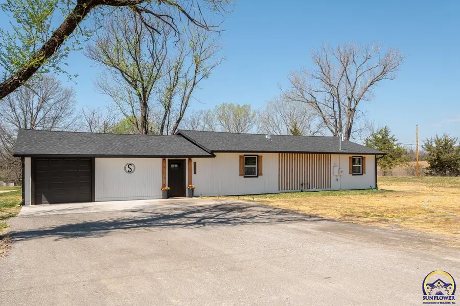 3985 43rd St, Meriden, KS 66512 - #2