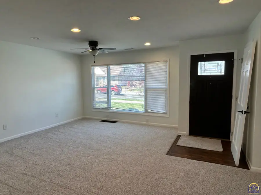 3805 SW 12th St, Topeka, KS 66604 - #2