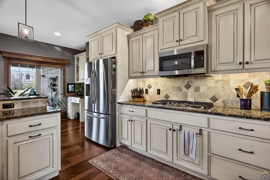 3748 SE Elm Cove Dr, Berryton, KS 66409 - #3