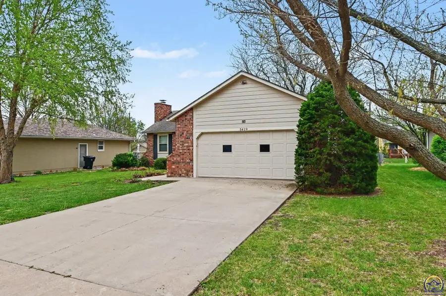 5419 SW 11th St, Topeka, KS 66604 - #2