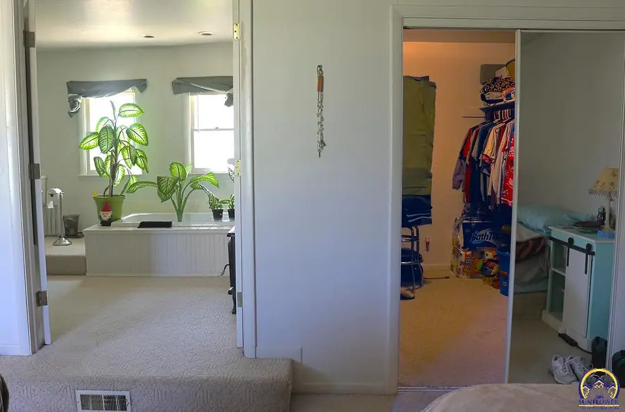 1207 W 18th Ave, Emporia, KS 66801 - #2