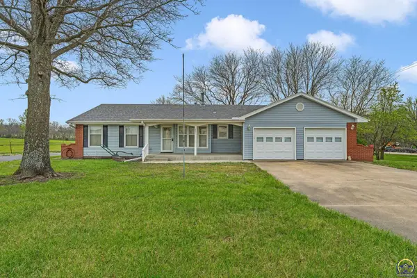221 NW 62nd St, Topeka, KS 66617