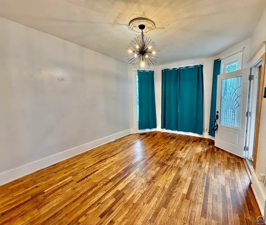 1706 SW 15th St, Topeka, KS 66604 - #2