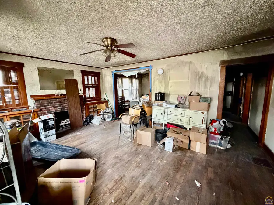 1709 SW 15th St, Topeka, KS 66604 - #2