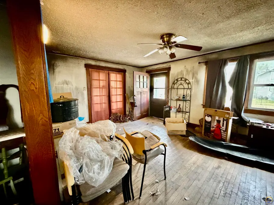 1709 SW 15th St, Topeka, KS 66604 - #3