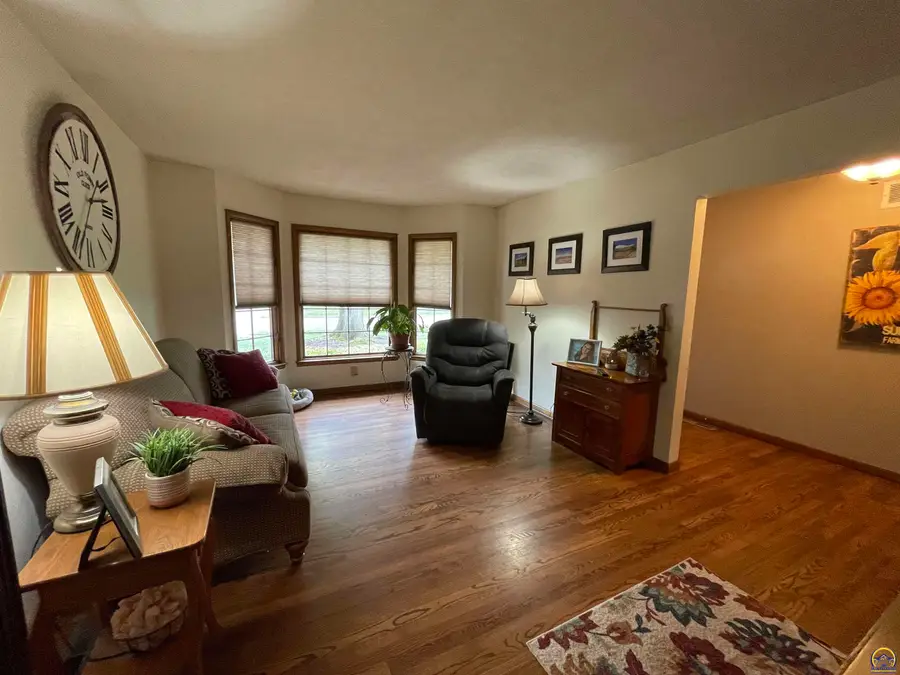 5509 SW 24th St, Topeka, KS 66614 - #3