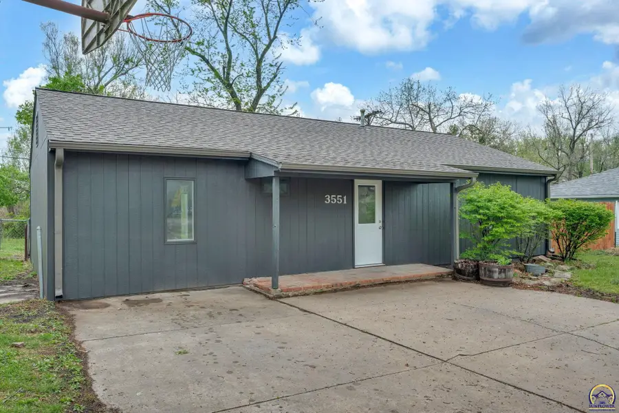 3551 SW Westview Ave, Topeka, KS 66611 - #3