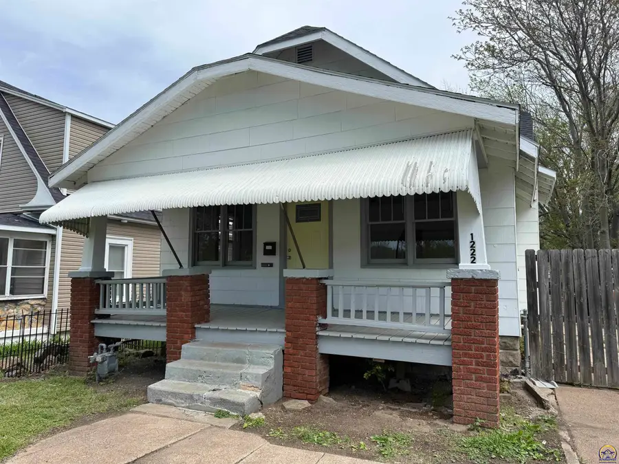 1222 SW Lane St, Topeka, KS 66604 - #2