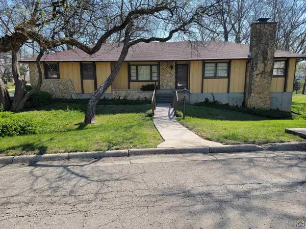 1748 Yucca Lane, Emporia, KS 66801