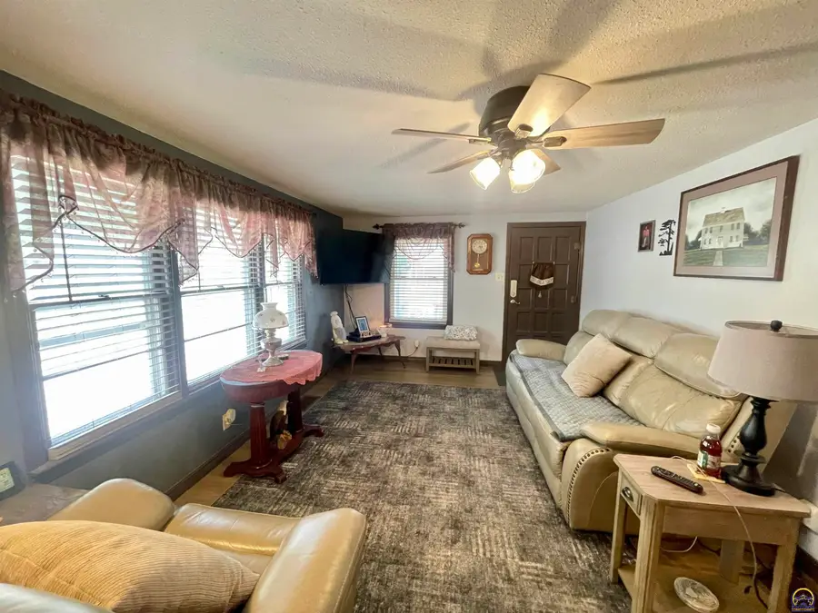 525 NE Freeman Ave, Topeka, KS 66616 - #3