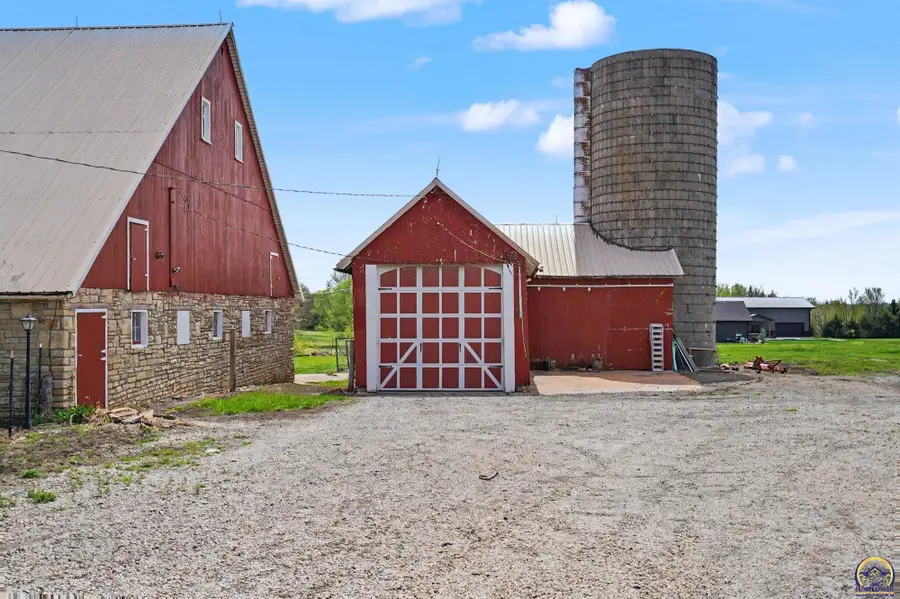 5131 SW Urish Rd, Topeka, KS 66610 - #2