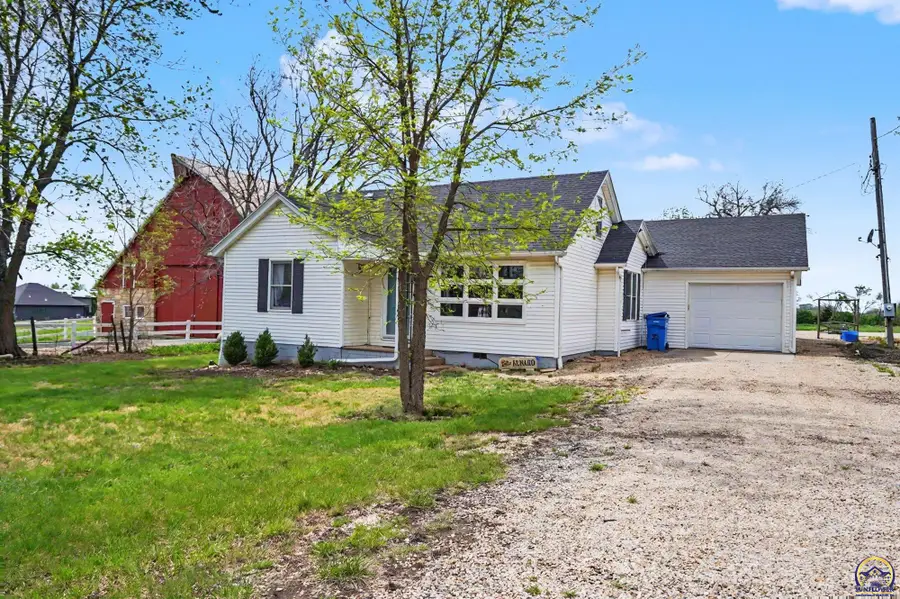 5131 SW Urish Rd, Topeka, KS 66610 - #3