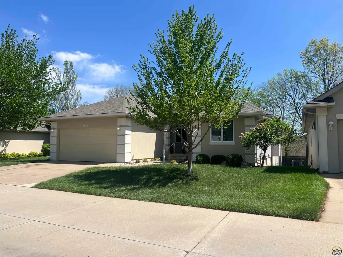 2420 SW Kings Ct, Topeka, KS 66614 - #1