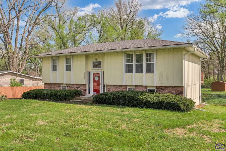 2615 NE 37th St, Topeka, KS 66617 - #2
