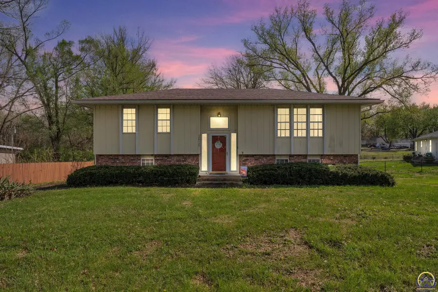 2615 NE 37th St, Topeka, KS 66617 - #3