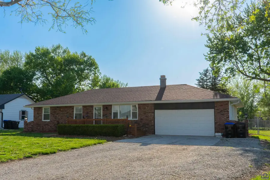 3525 SE Croco Rd, Topeka, KS 66605 - #2