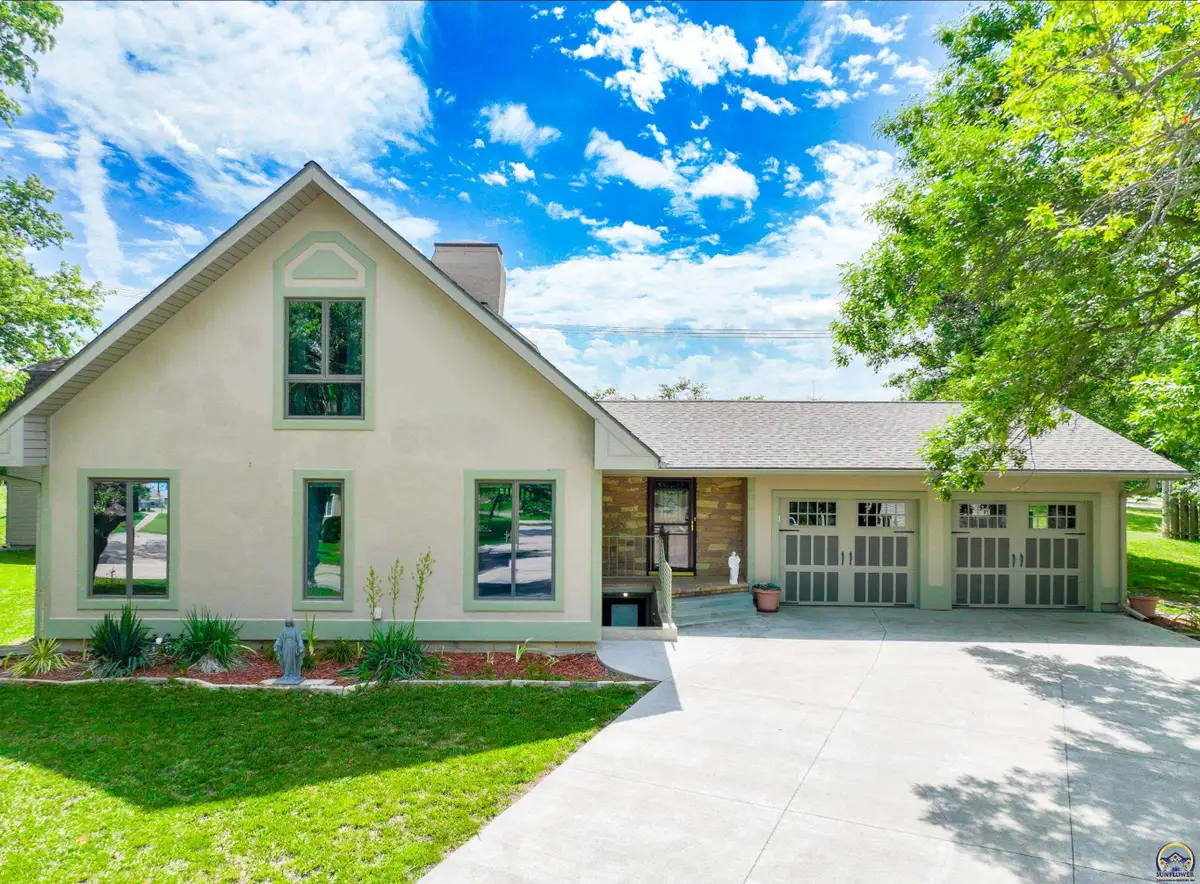 300 Durink, Saint Marys, KS 66536 - #1