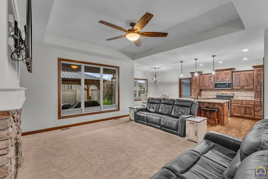 3326 SW 44th Ter, Topeka, KS 66610 - #3