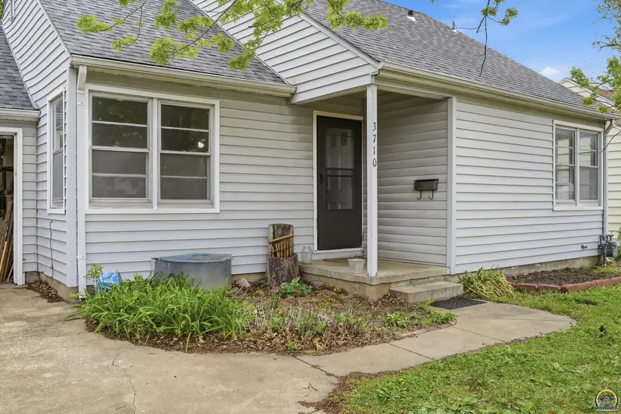 3710 SW 12th St, Topeka, KS 66604 - #2