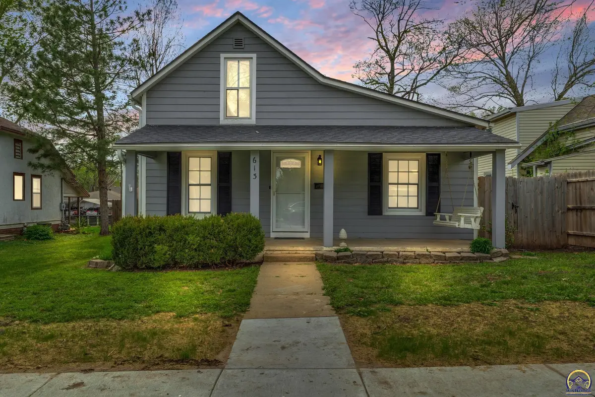 613 Spruce St, Wamego, KS 66547 - #1