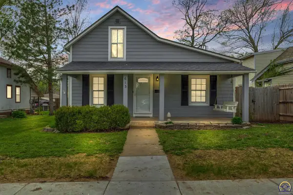 613 Spruce St, Wamego, KS 66547