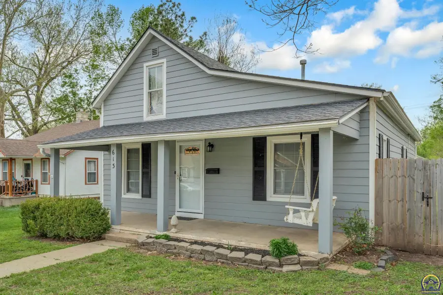 613 Spruce St, Wamego, KS 66547 - #3