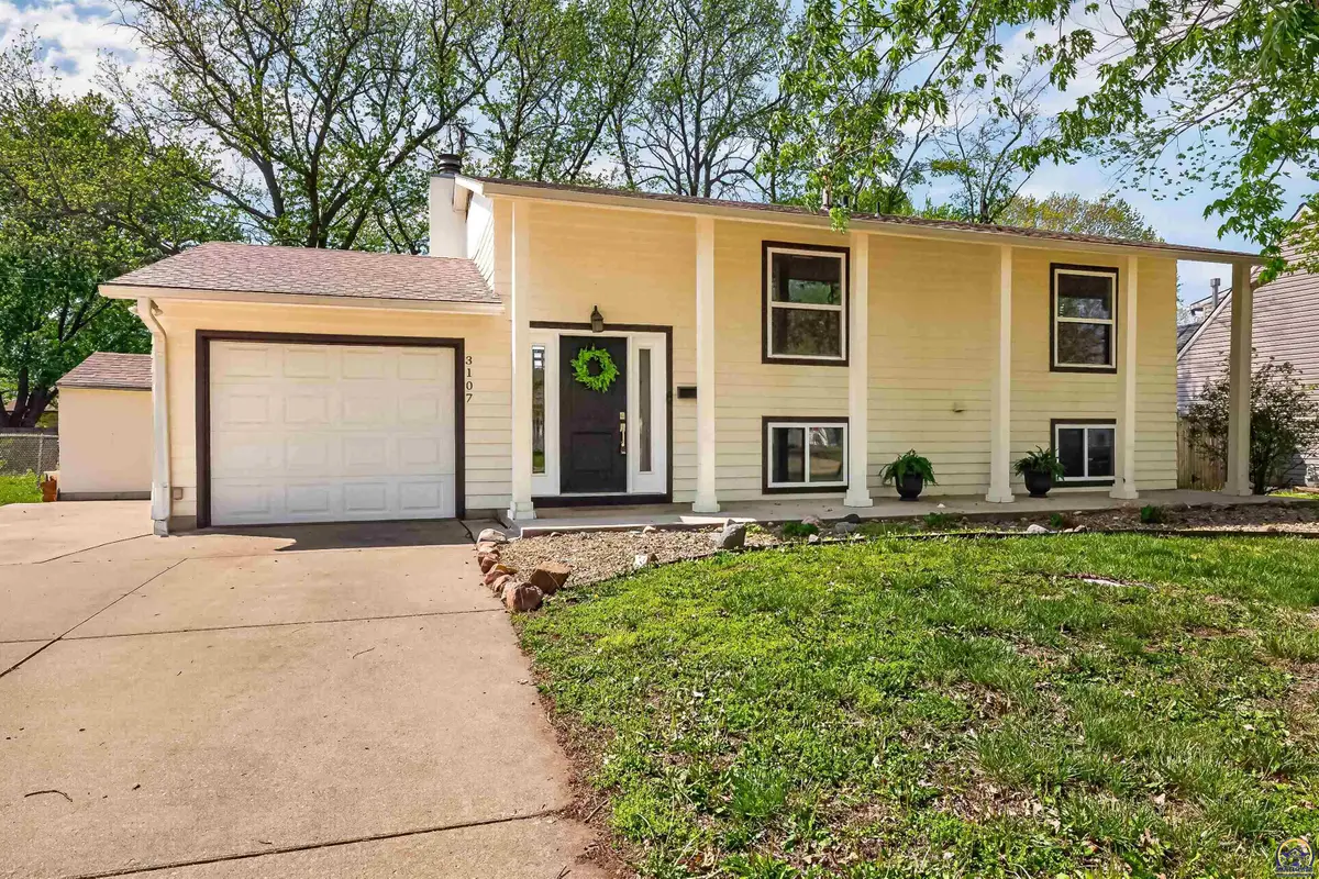 3107 SW Mulvane St, Topeka, KS 66611 - #1