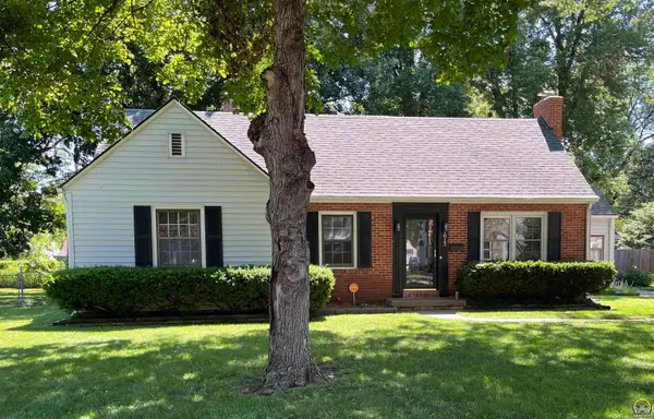 1812 SW Webster Ave, Topeka, KS 66604