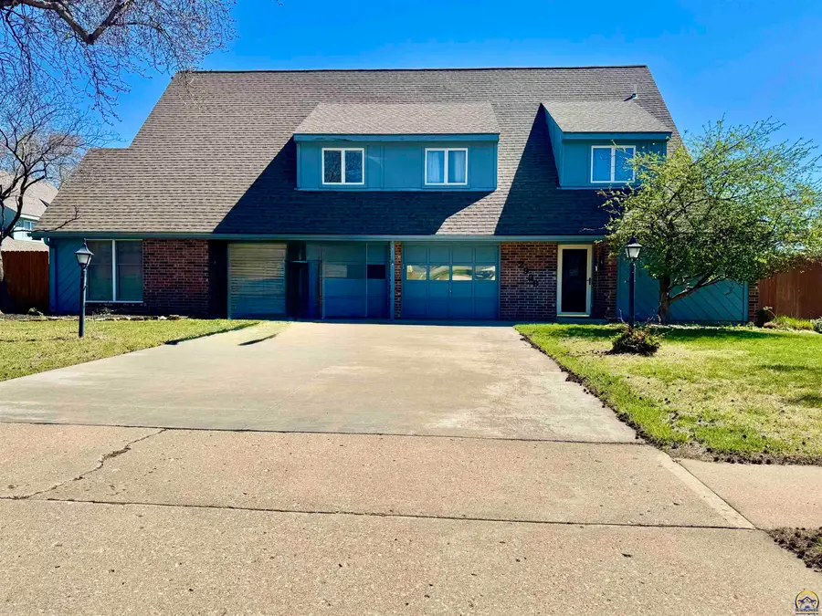 2926 SW Arrowhead Rd, Topeka, KS 66614 - #3