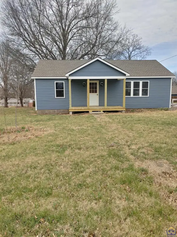 601 S Fredrick St, McLouth, KS 66054