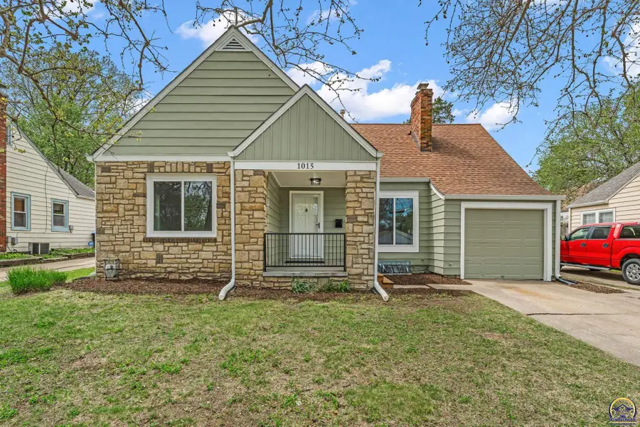 1015 SW Oakley Ave, Topeka, KS 66604 - #2