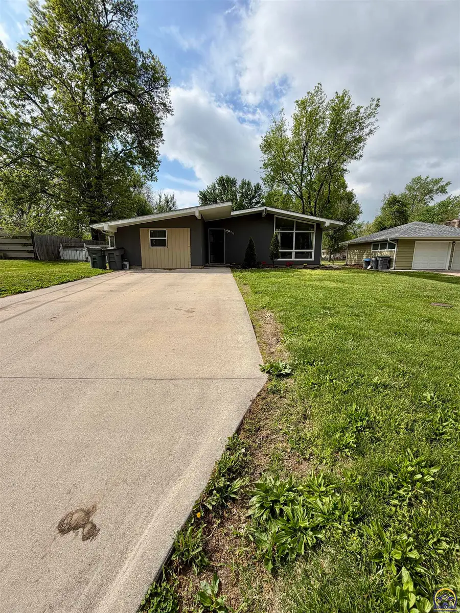 1715 W 13th Ave, Emporia, KS 66801 - #2