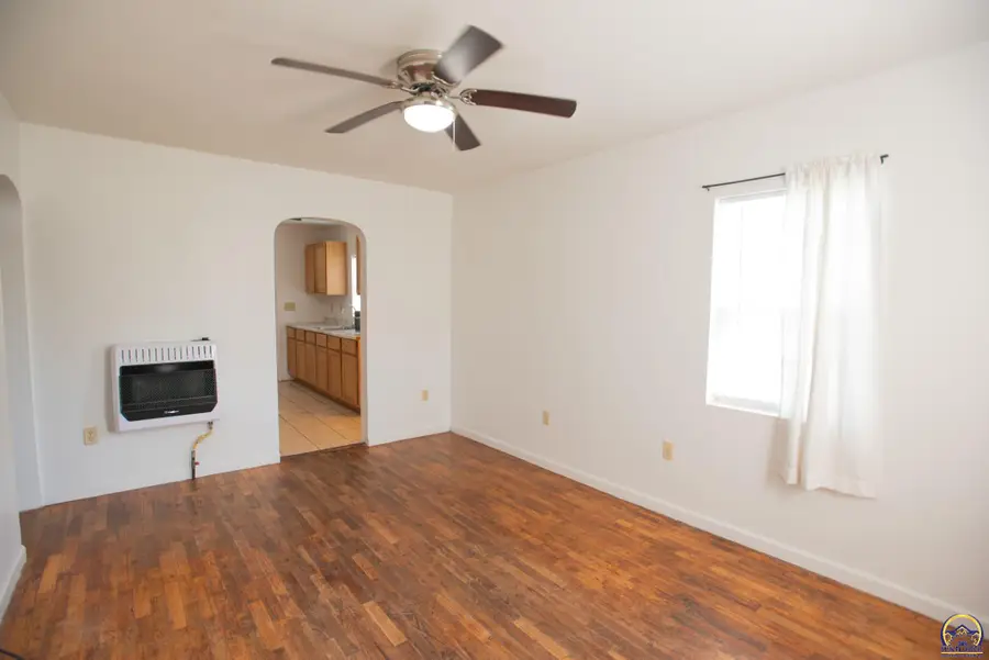 1106 NW Jackson St, Topeka, KS 66608 - #3