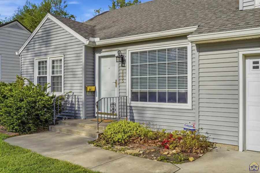 1155 SW Warren Ave, Topeka, KS 66604 - #2