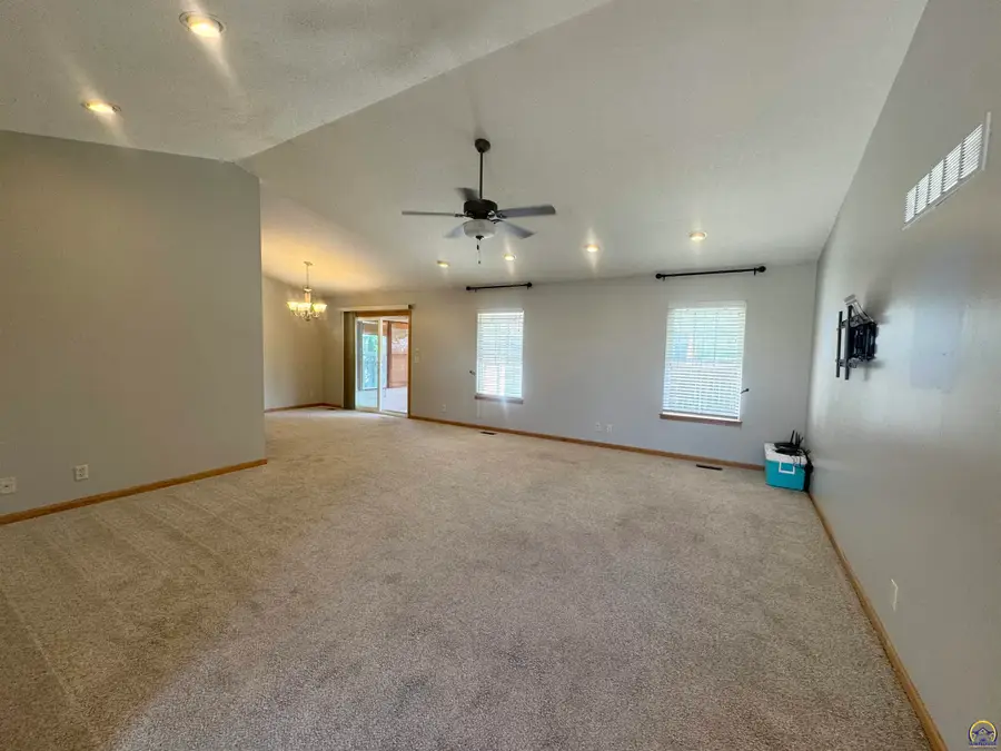 3019 S Parkway Ct, Emporia, KS 66801 - #3