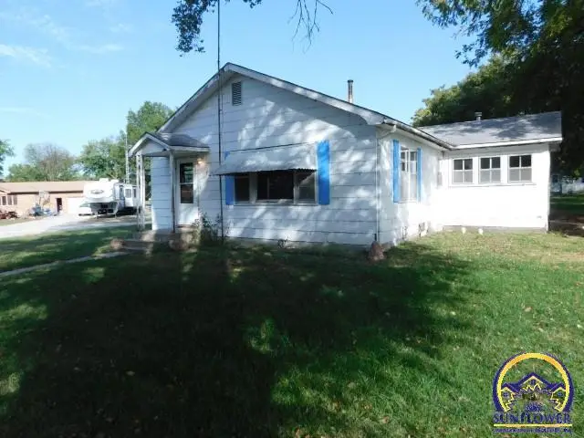 504 2nd St, Whiting, KS 66552 - #1
