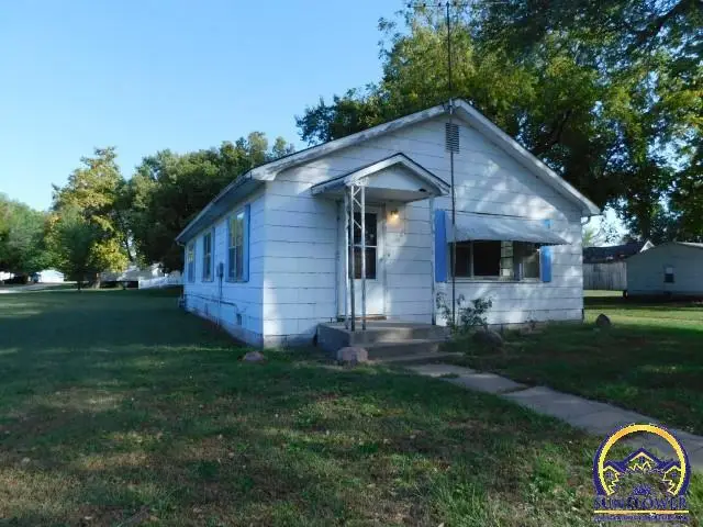 504 2nd St, Whiting, KS 66552 - #3