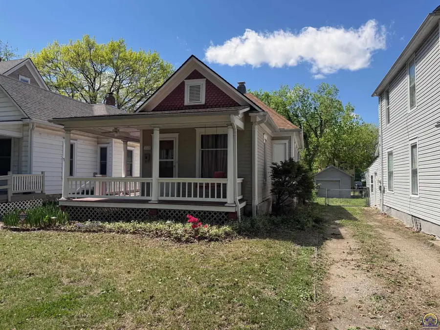 115 SW Fillmore St, Topeka, KS 66606 - #2
