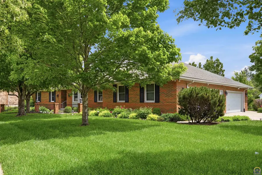 4246 SW Colly Creek Ct, Topeka, KS 66610 - #2