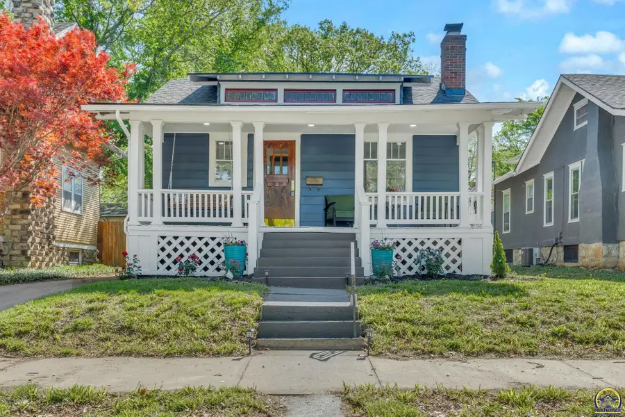 312 SW Elmwood Ave, Topeka, KS 66606 - #2