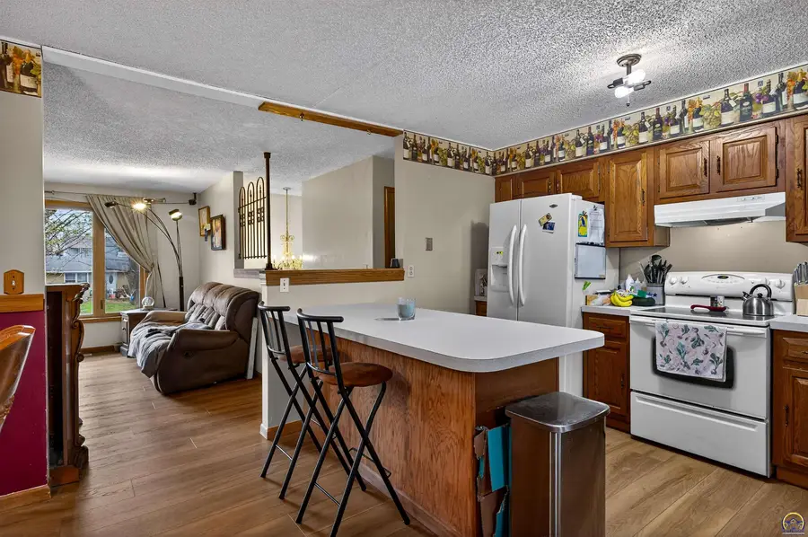 712 Colorado Ave, Holton, KS 66436 - #3