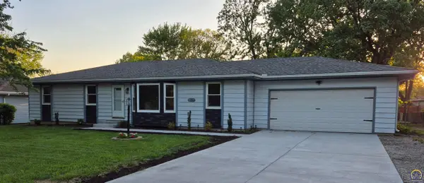 3213 SE Burton St, Topeka, KS 66605