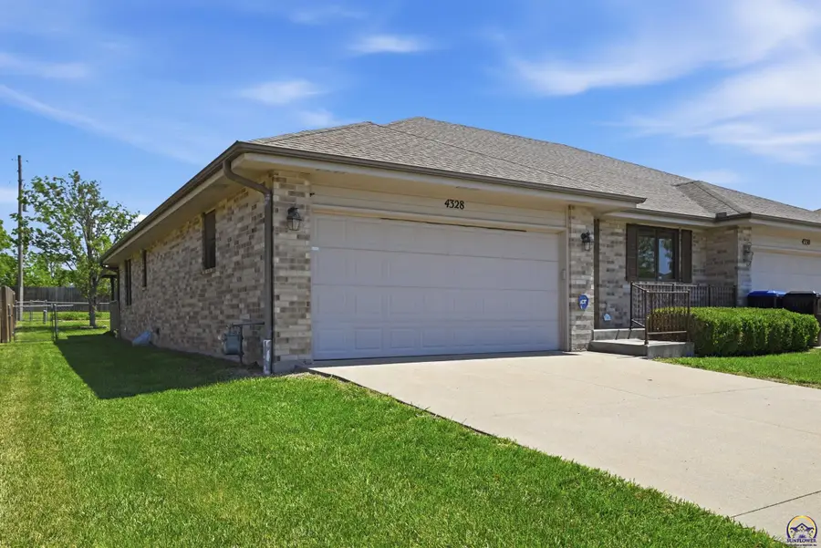 4328 SE Wisconsin Ave, Topeka, KS 66609 - #2