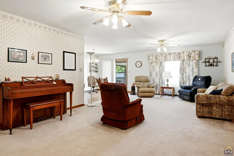 4328 SE Wisconsin Ave, Topeka, KS 66609 - #3