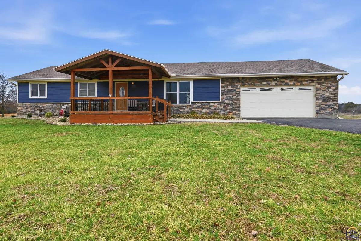 835 NE 62nd St, Topeka, KS 66617 - #1