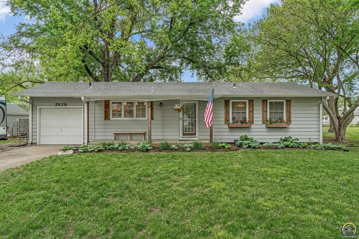 1926 NW Taylor St, Topeka, KS 66608 - #1
