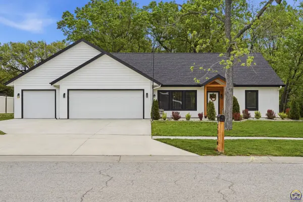 3340 NW Dawdy Ct, Topeka, KS 66618