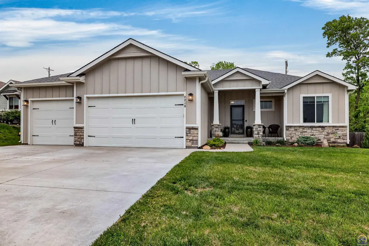 2218 SE Saturn Dr, Topeka, KS 66605 - #1