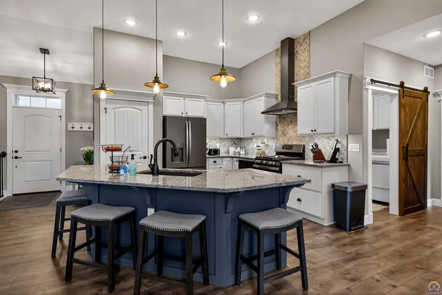 2218 SE Saturn Dr, Topeka, KS 66605 - #2